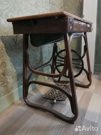 Швейная машина станина