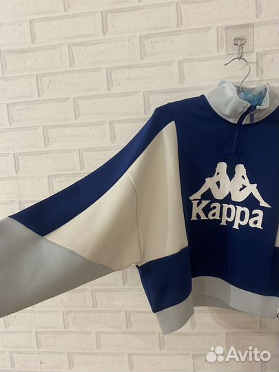 Кофта фирмы Kappa яркая модная