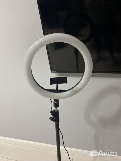 Кольцевая лампа со штативом