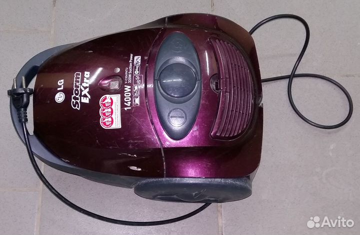 Пылесос LG 1400 W storm extra в рабочем состоянии