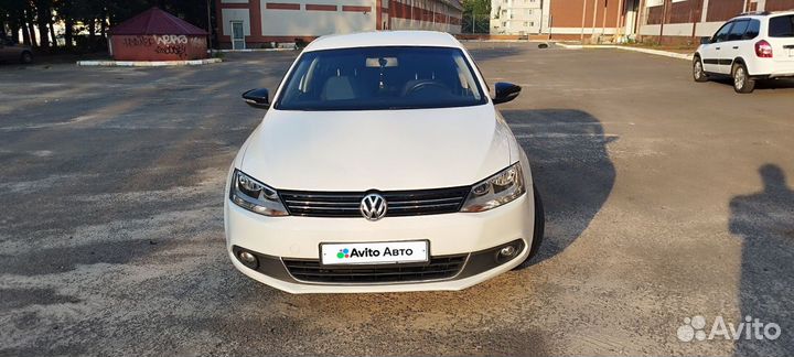 Volkswagen Jetta 1.6 AT, 2013, 180 000 км