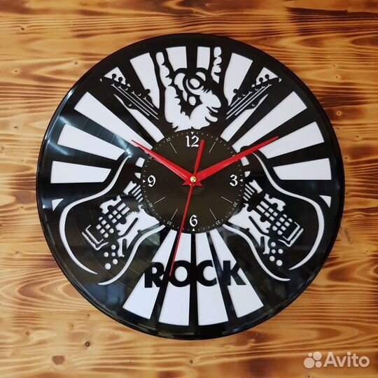 Часы из винила