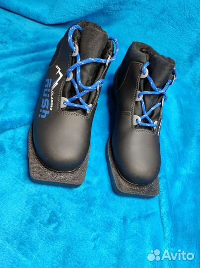 Лыжные ботинки