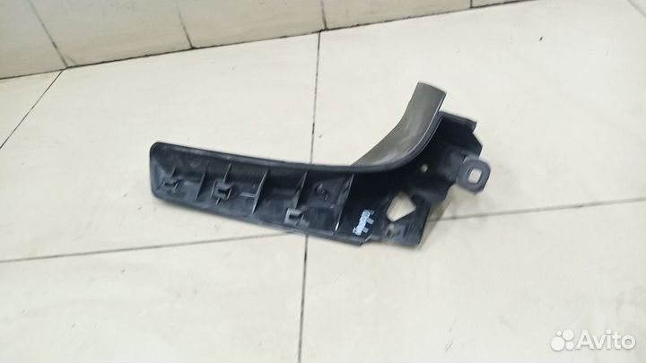 Спойлер двери багажника левая часть