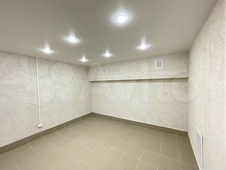 Помещение, 12,4 м2, новый ремонт, первая линия