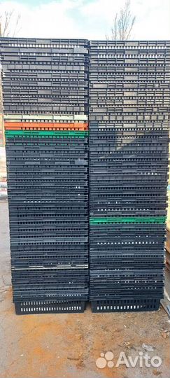 Пластиковые ящики