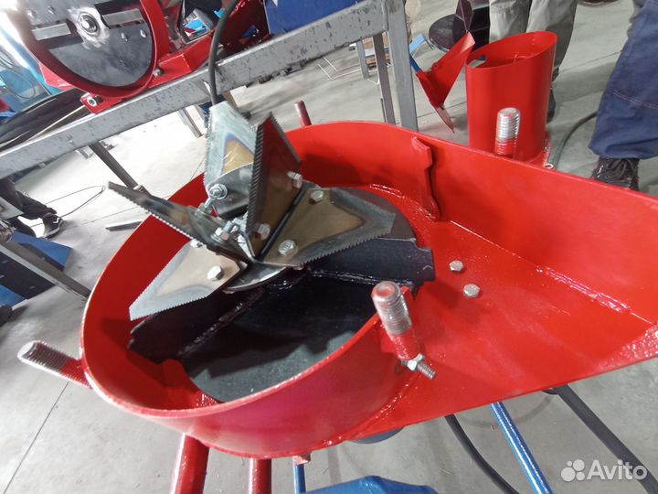 Измельчитель травы и веток 2в1 утр-523