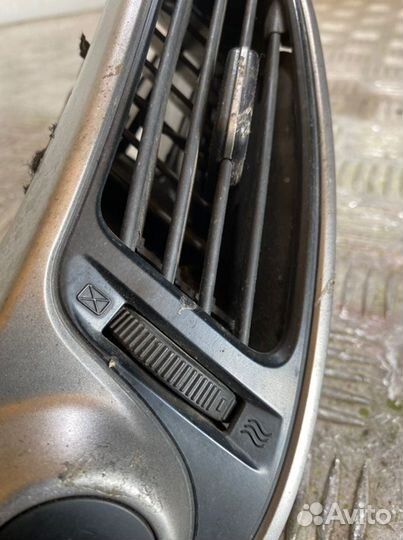 Дефлектор воздушный передний левый Hyundai Ix 35