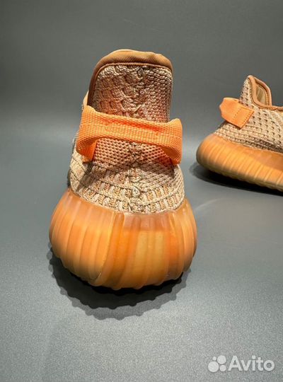 Кроссовки Yeezy Boost 350 V2 Персик