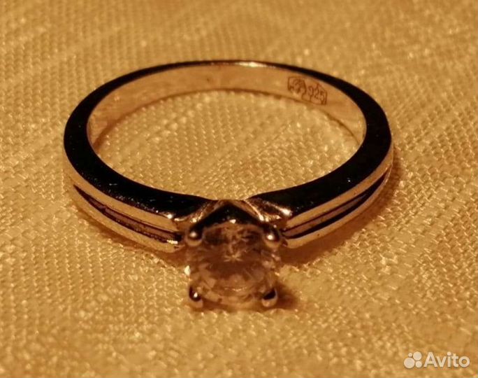 Кольцо серебро с фианитом