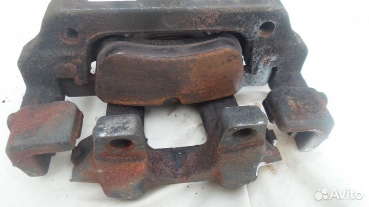 Суппорт передний Правый BMW F30