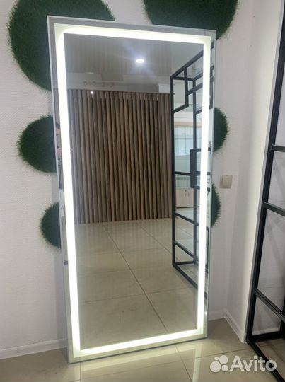 Гримерное зеркало со светодиодной подсветкой