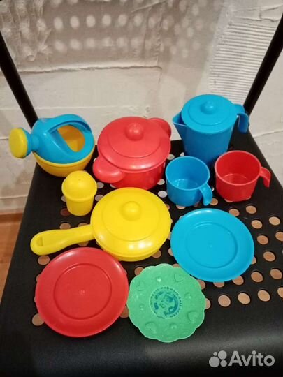 Игрушки на фото /посуда/формочки/киндеры