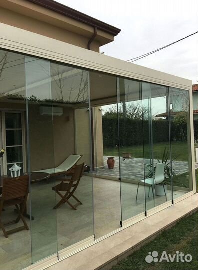 Безрамное остекление террасы, веранды, беседки