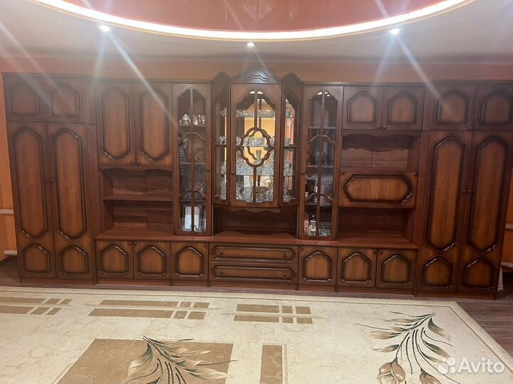 Мебель в зал стенка бу