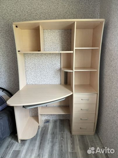 Компьютерный стол