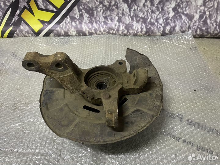 Кулак поворотный левый Emgrand EC-7 Эмгранд