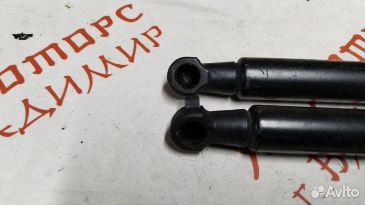 Амортизатор капота Land Rover Discovery 3 406PN