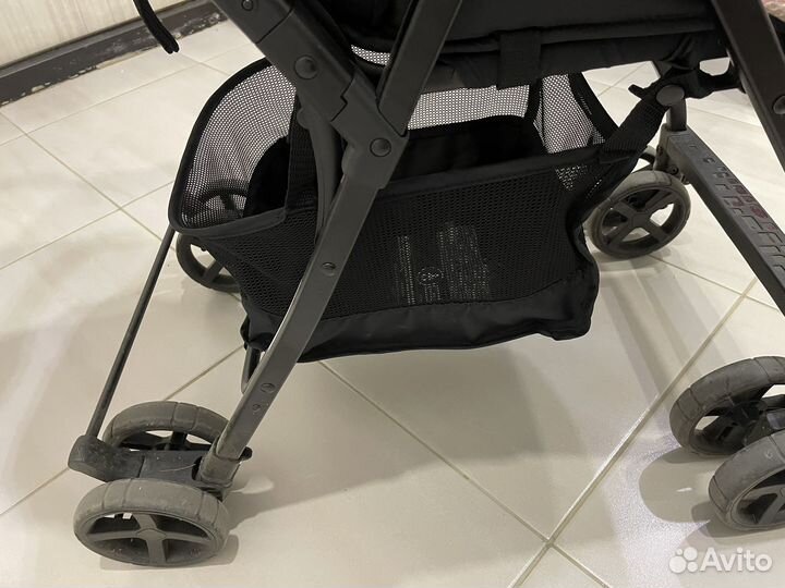 Прогулочная коляска chicco