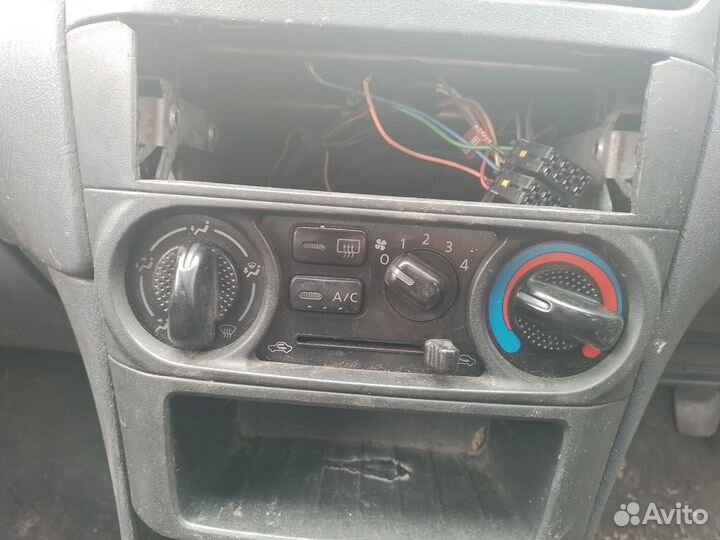 Блок управления отопителем Nissan AD Y11