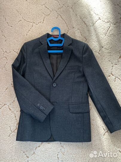 Школьный пиджак на первоклассника