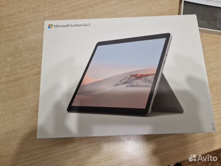 Планшет Microsoft Surface Go 2 с клавиатурой
