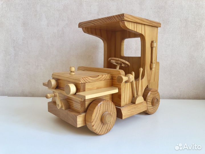 Деревянная машина сувенир