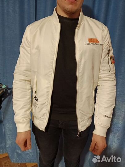 Продаю мужскую куртку