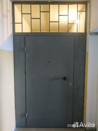 Входная металлическая дверь. Тамбурная дверь