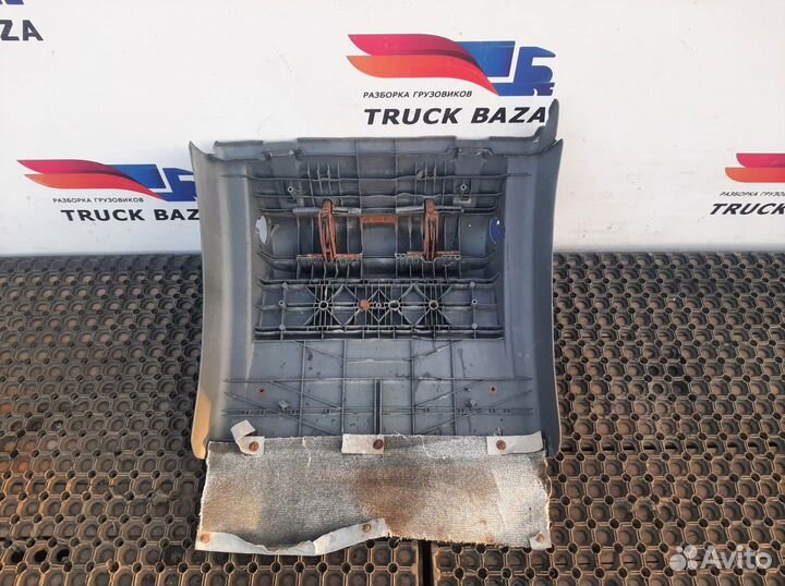 81664106644 Крыло заднее