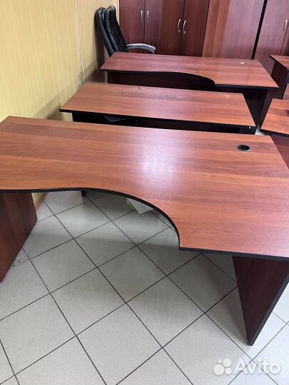 Офисная мебель, столы, тумбы, шкафы, кресла