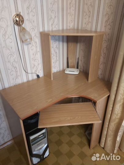 Компьютерный стол