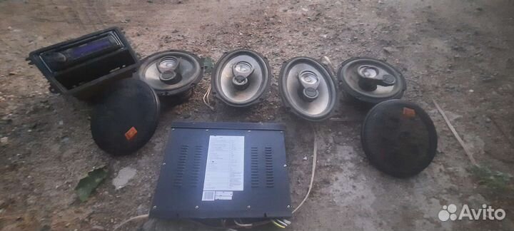 Комплект музыки в автомобили