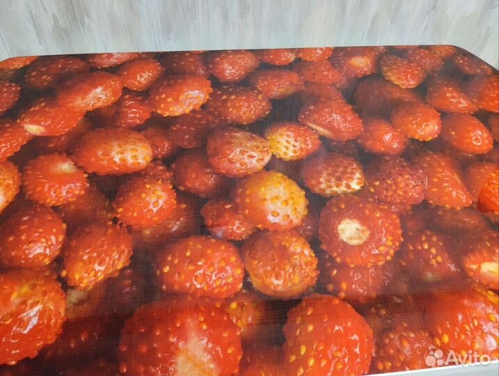 Стол кухонный