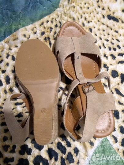 Босоножки женские
