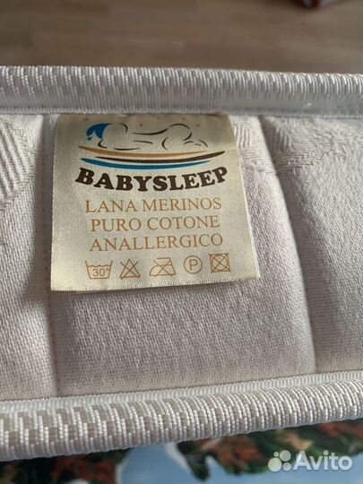 Детская кроватка с матрасиком