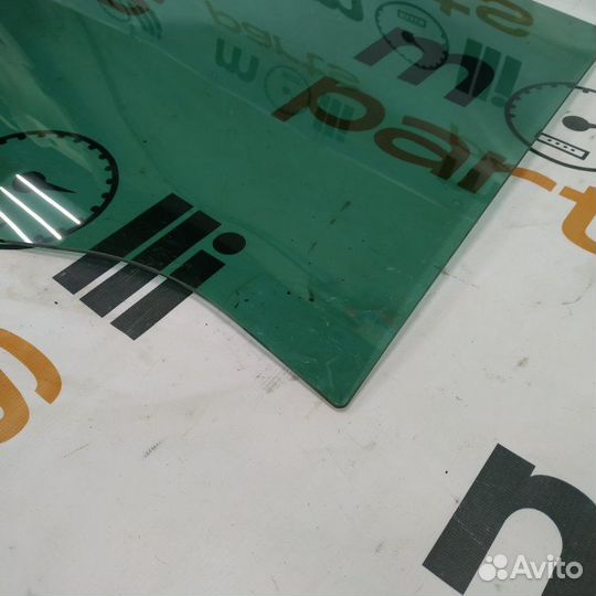 Стекло двери заднее правое Volkswagen Tiguan 2