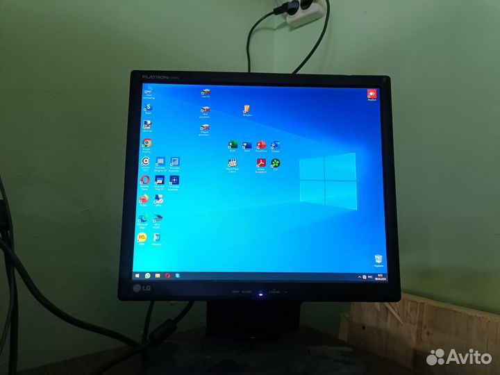 Монитор LG l1742s