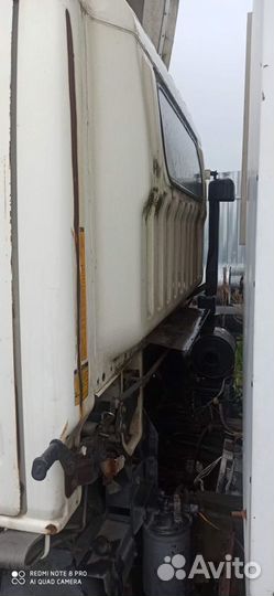 Кабина Nissan Дизель 1998 год в сборе левый руль