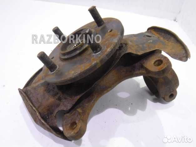 Кулак передний правый