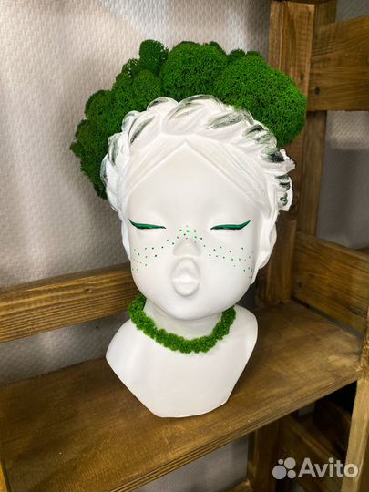 Статуэтка со мхом