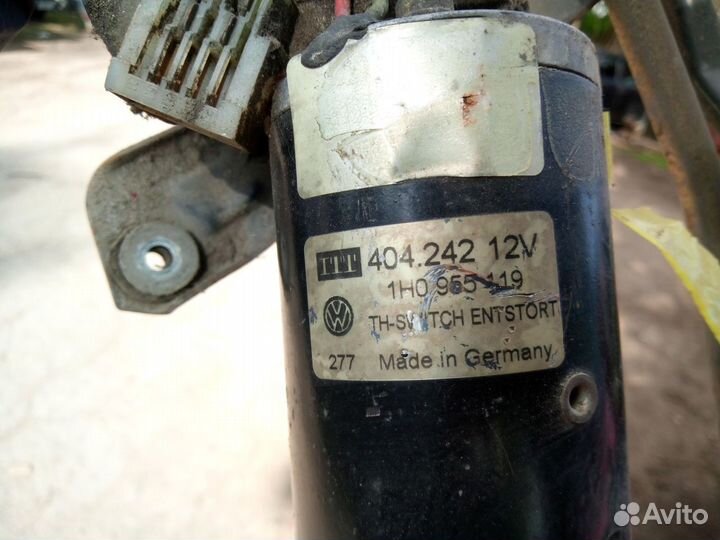 Трапеция стеклоочистителей passat b3