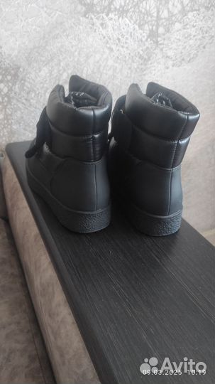 Дутики женские зимние