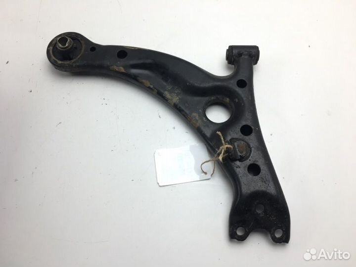 Рычаг подвески передний правый Toyota Ipsum SXM10G