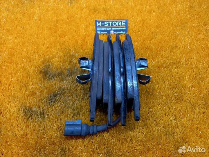 Колодки тормозные передние Audi A3 8P caxc 2009