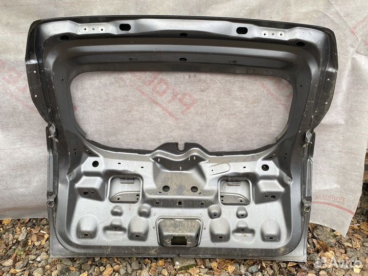 Дверь багажника Renault Kaptur