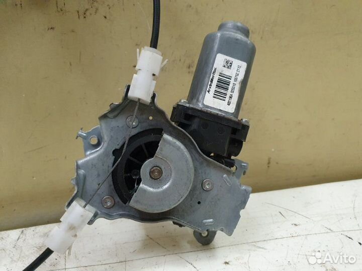 Стеклоподъемник задний правый Nissan Qashqai J10