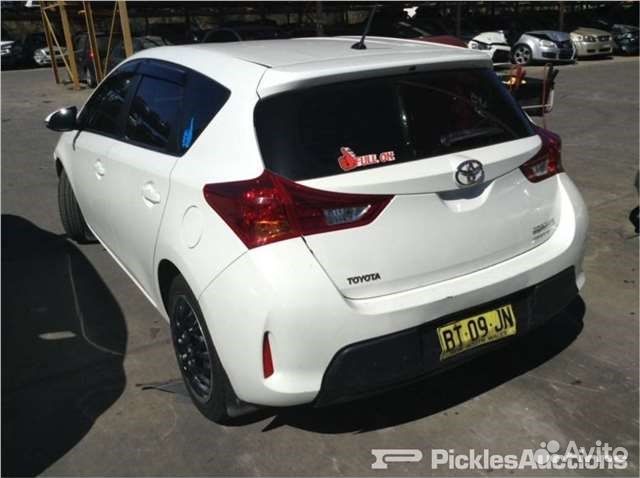 Разбор на запчасти Toyota Auris E18 2012