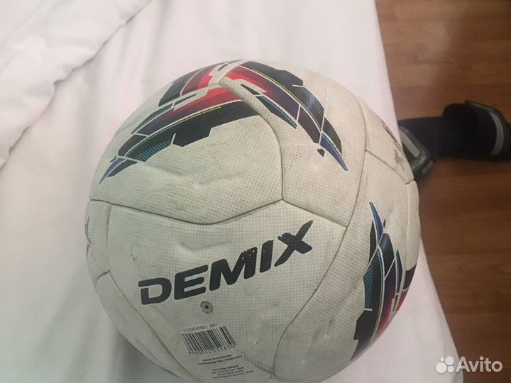 Футбольный мяч demix профессиональный pro fifa