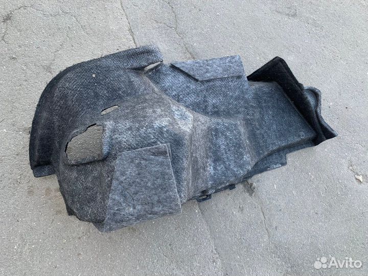 Обшивка багажника правая Mercedes W205